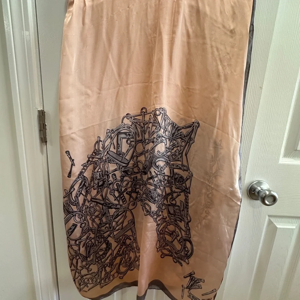 Gucci Horse Pink Silk Scarf with Gucci Designer Box - Picture 8 of 13